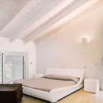 Gelso Bianco Country