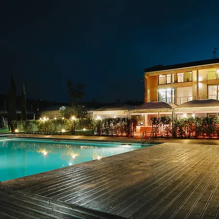 Oda ve Kahvaltı Gelso Bianco Country 4*