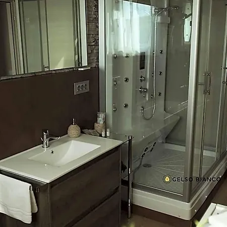 לינה וארוחת בוקר Gelso Bianco Country 3*
